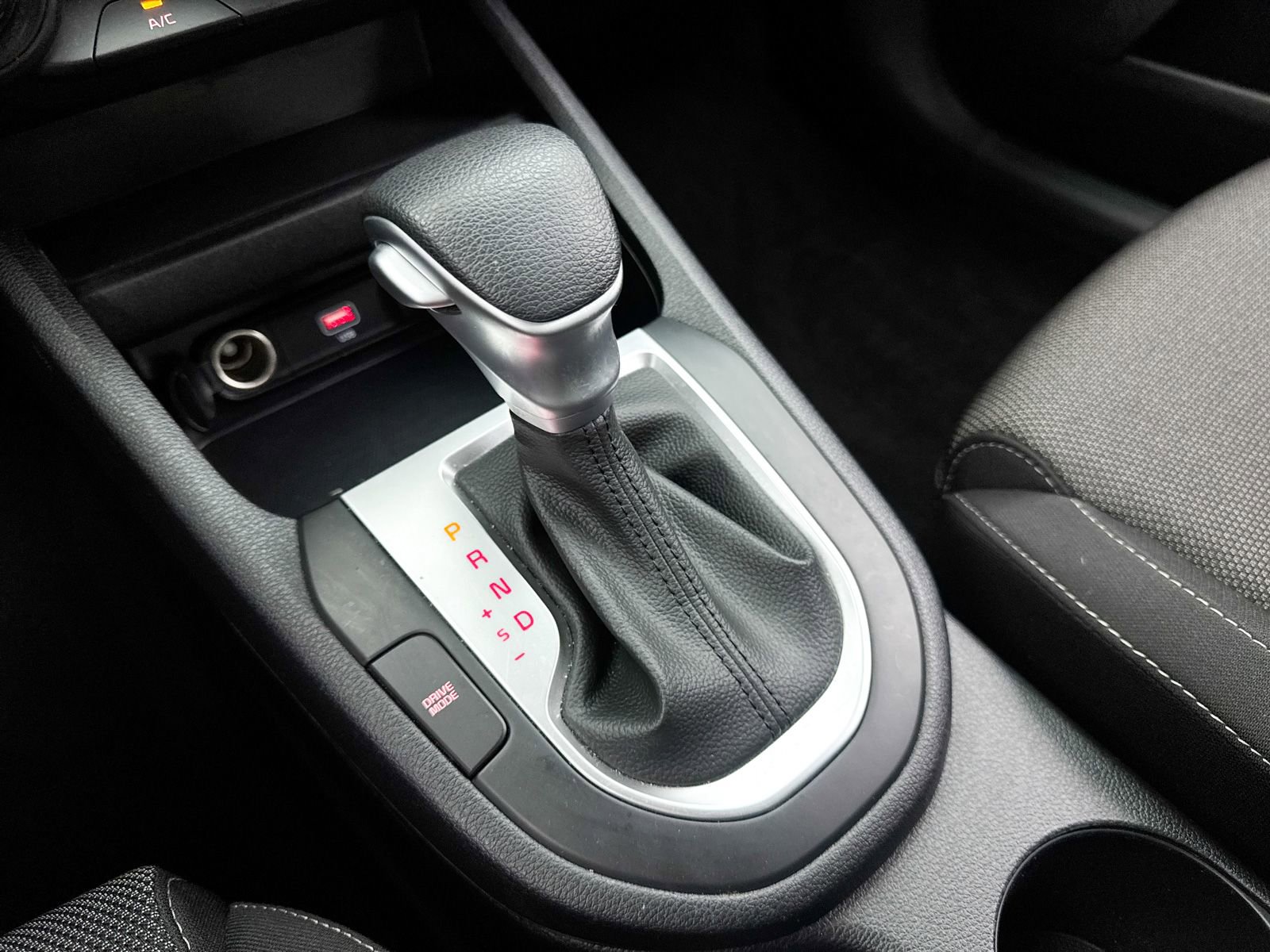 Used 2024 Kia Forte LXS w/ LXS Technology Package image 25