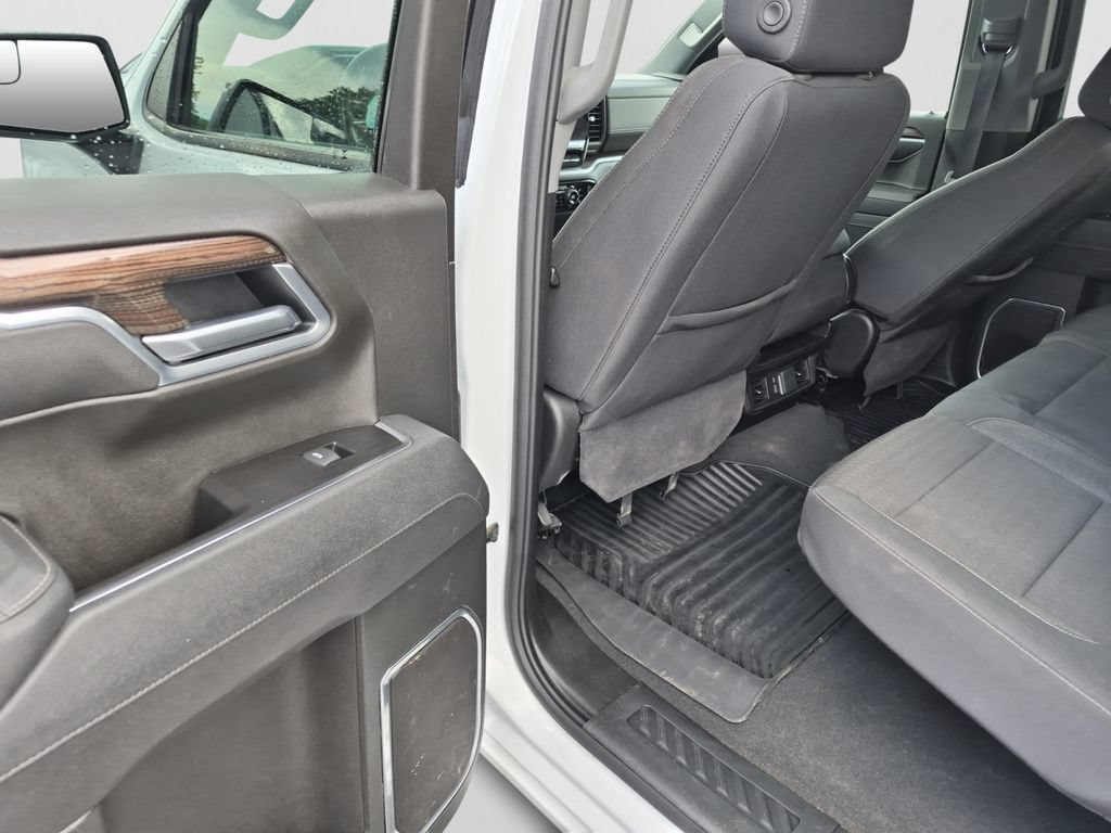 Used 2025 Chevrolet Silverado 1500 LT AWD/4WD image 9