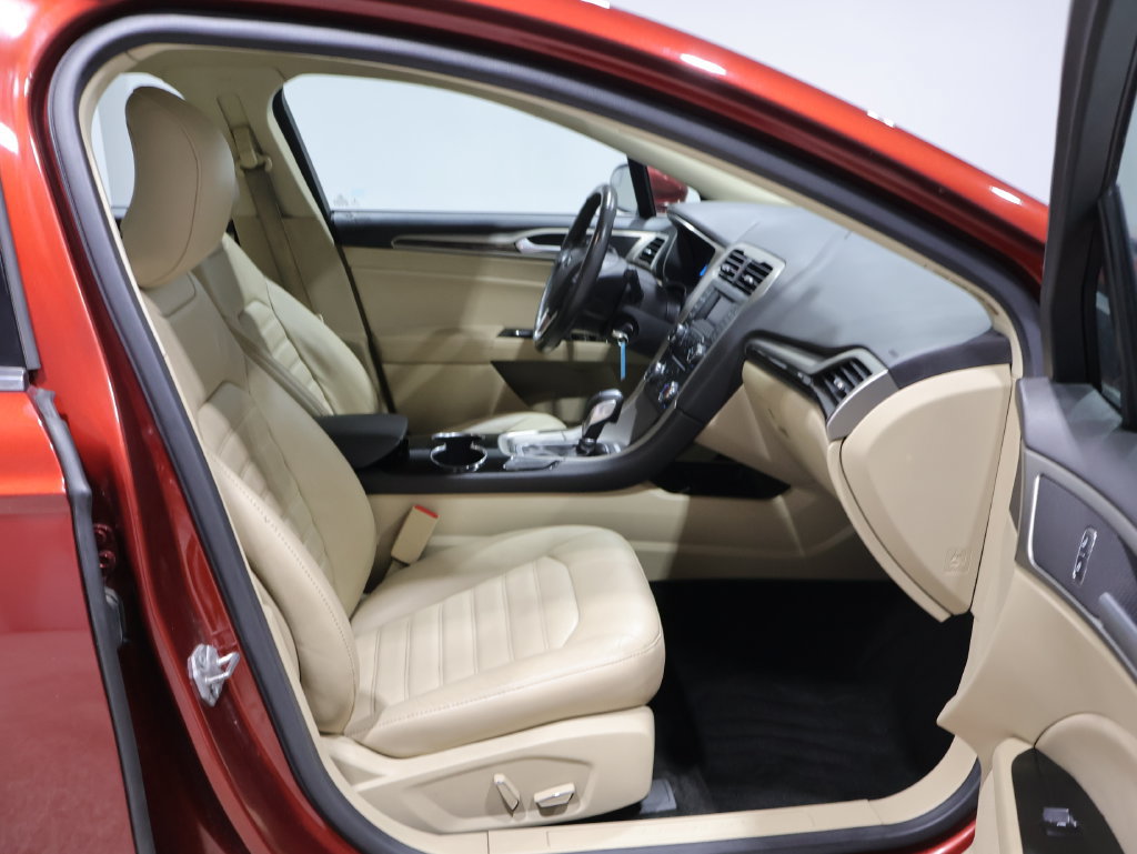 Used 2014 Ford Fusion SE w/ Equipment Group 202A FWD image 22