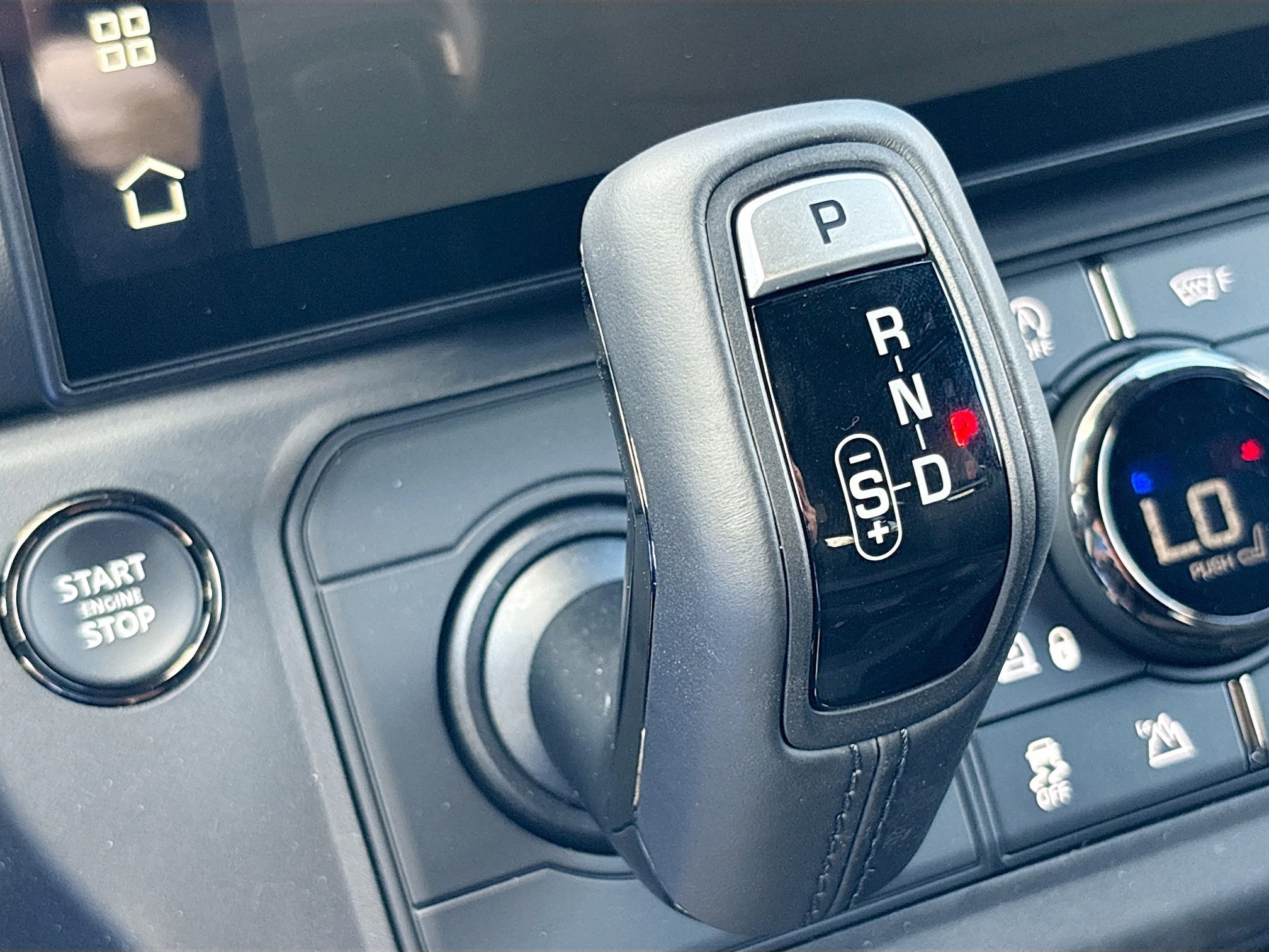 New 2026 Land Rover Defender 110 OCTA AWD/4WD image 28