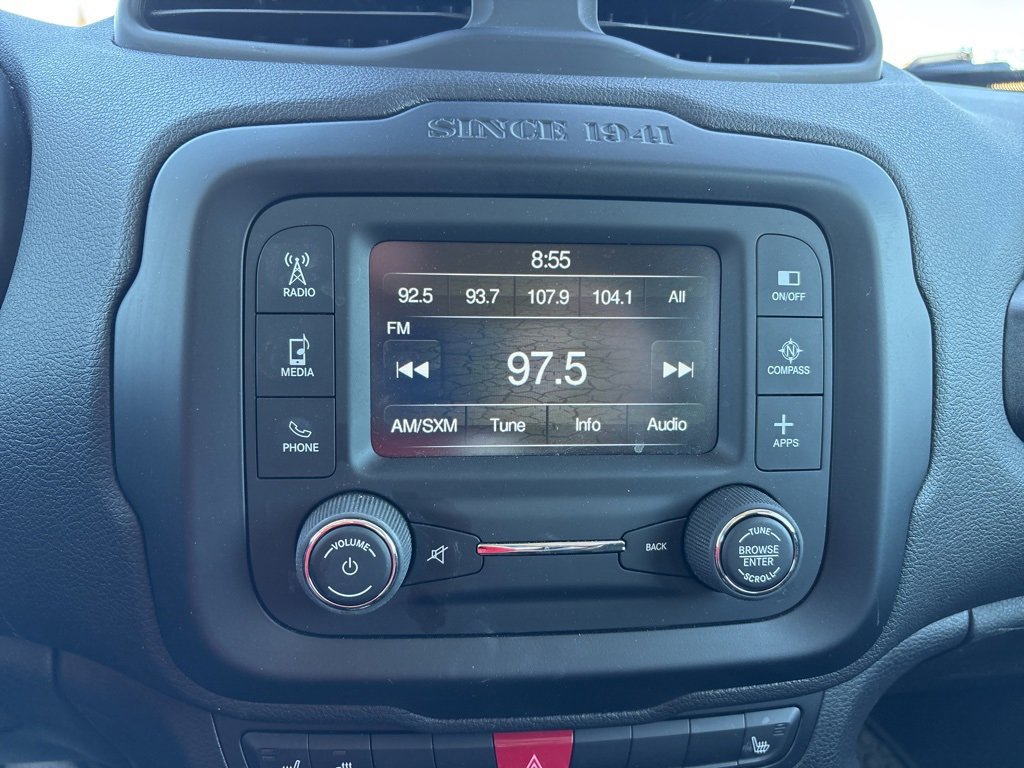 Used 2017 Jeep Renegade Latitude w/ Cold Weather Group image 16