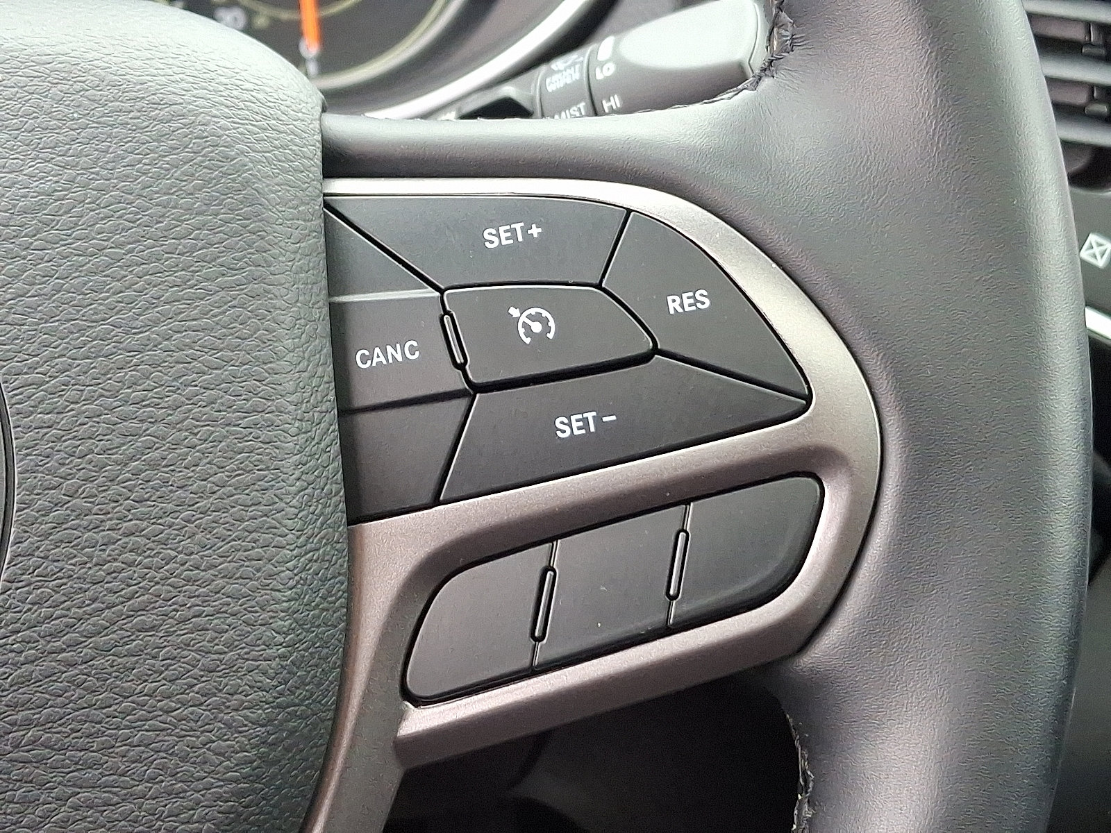 Certified 2021 Jeep Cherokee Latitude Lux w/ Sun & Sound Group image 22