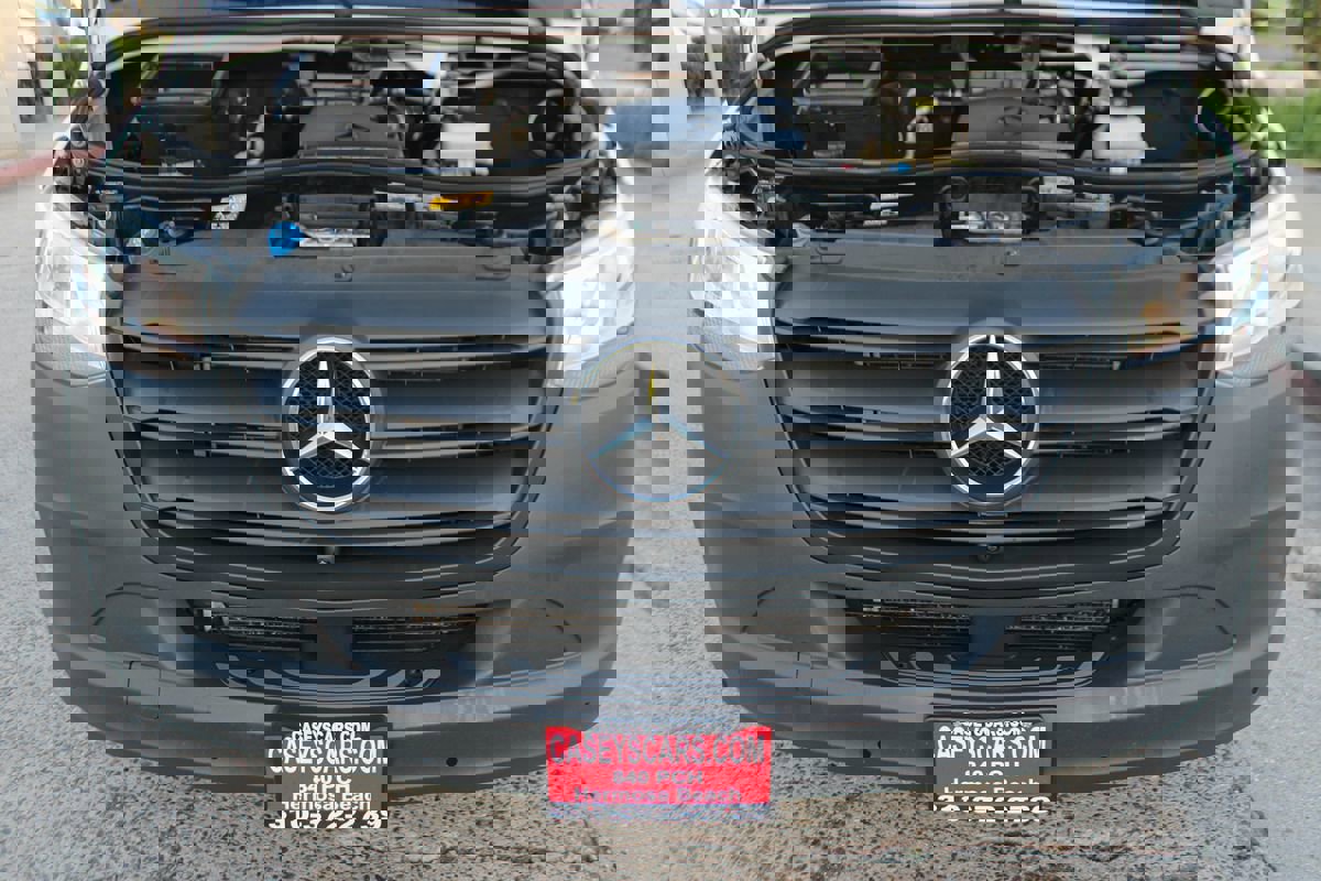 Used 2024 Mercedes-Benz Sprinter 2500 image 38