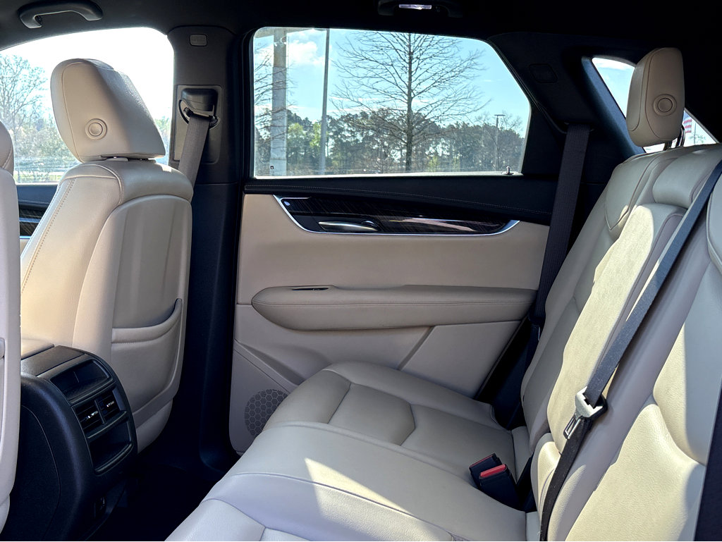 Used 2017 Cadillac XT5 FWD image 12