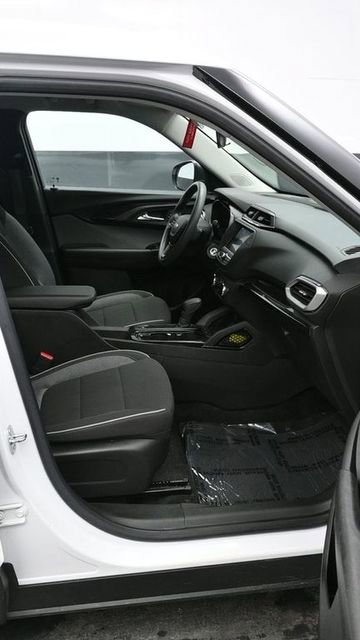 Used 2023 Chevrolet TrailBlazer LS image 9
