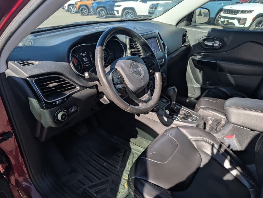 Used 2019 Jeep Cherokee Latitude Plus AWD/4WD image 7