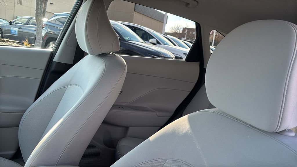 Used 2024 Hyundai Kona SEL image 25