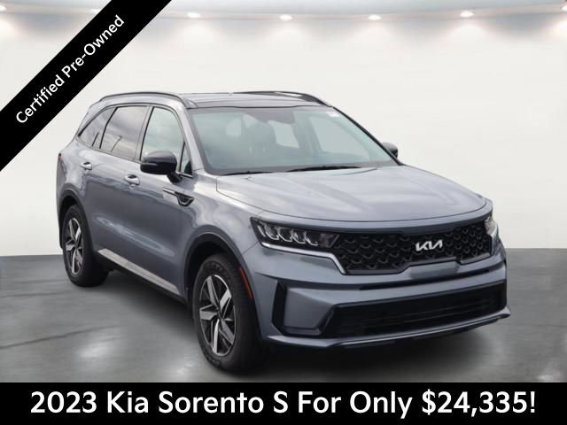 Used 2023 Kia Sorento S w/ Panoramic Sunroof Package