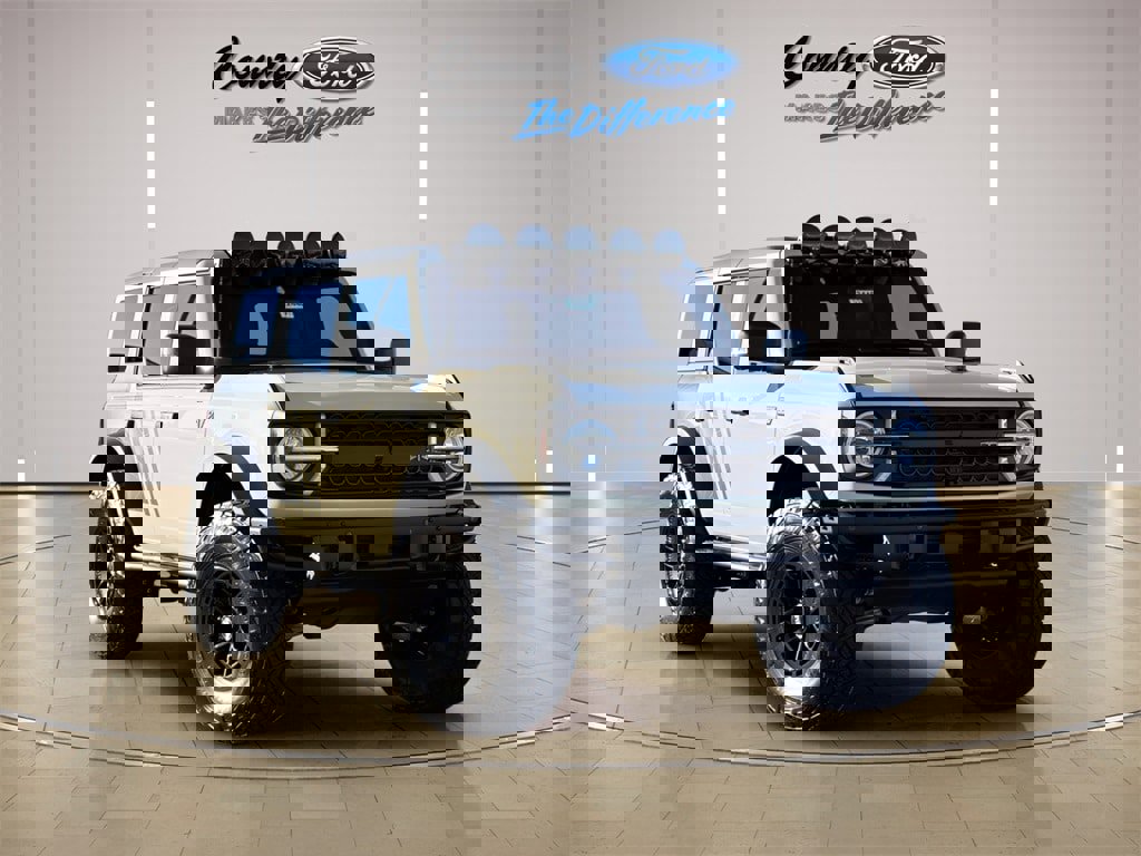 New 2025 Ford Bronco Badlands image 1