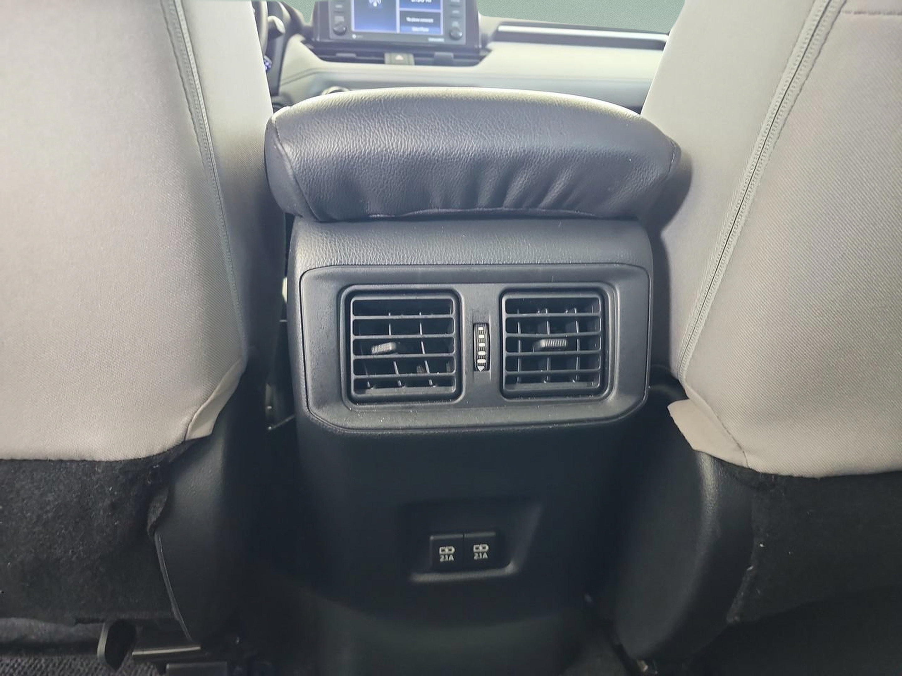 Used 2021 Toyota RAV4 XLE FWD image 25