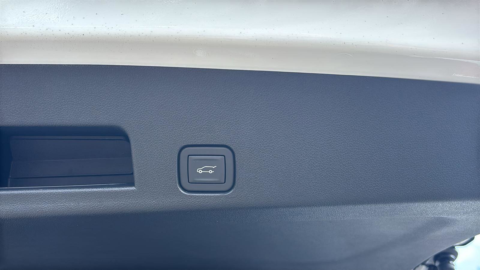 New 2026 GMC Acadia Elevation w/ Elevation Premium Package FWD image 19