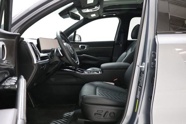 Used 2025 Kia Sorento SX Prestige AWD/4WD image 17