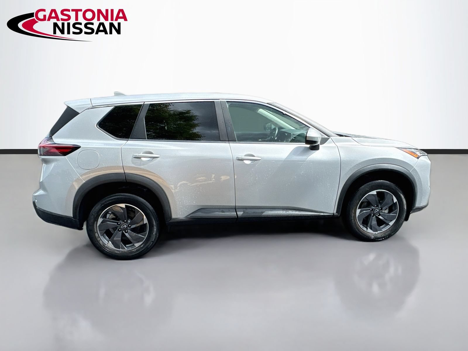 Used 2025 Nissan Rogue SV FWD image 10