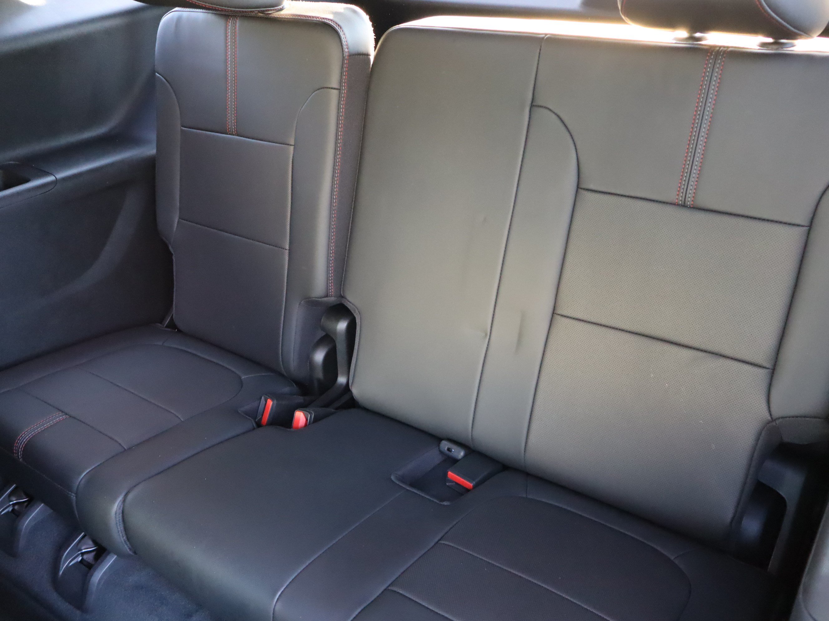 Used 2023 Chevrolet Traverse RS FWD image 33