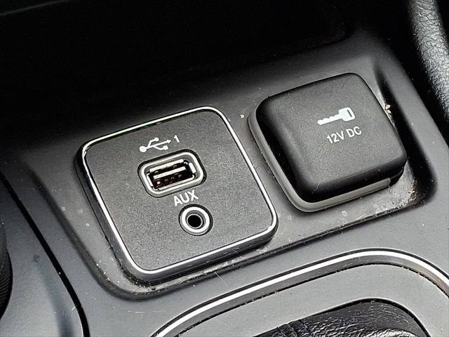 Certified 2019 Jeep Cherokee Latitude Plus w/ Comfort/Convenience Group AWD/4WD image 27