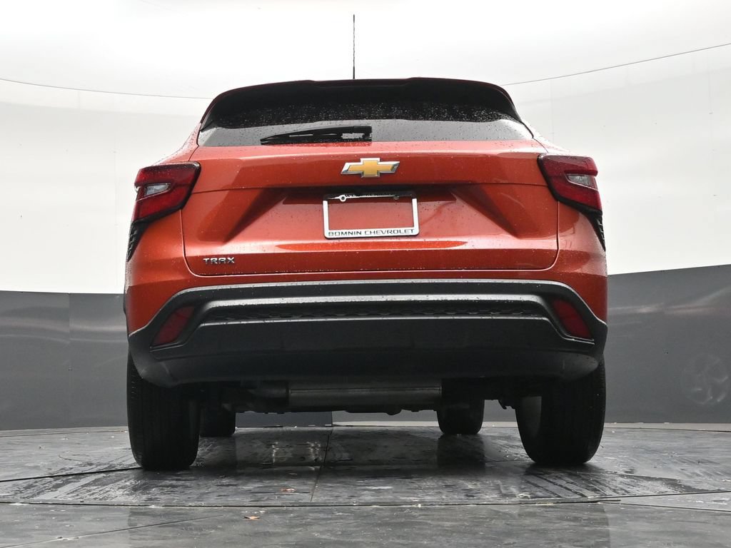 Used 2024 Chevrolet Trax LS w/ LS Convenience Package FWD image 23