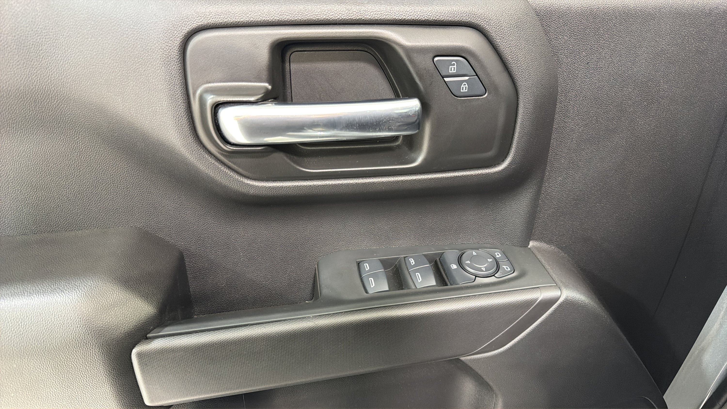 Used 2024 Chevrolet Silverado 1500 Custom RWD image 11
