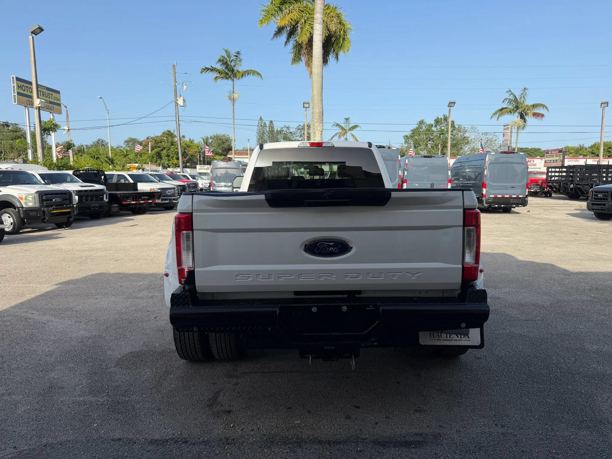 Used 2017 Ford F350 XL w/ Power Equipment Group AWD/4WD image 4