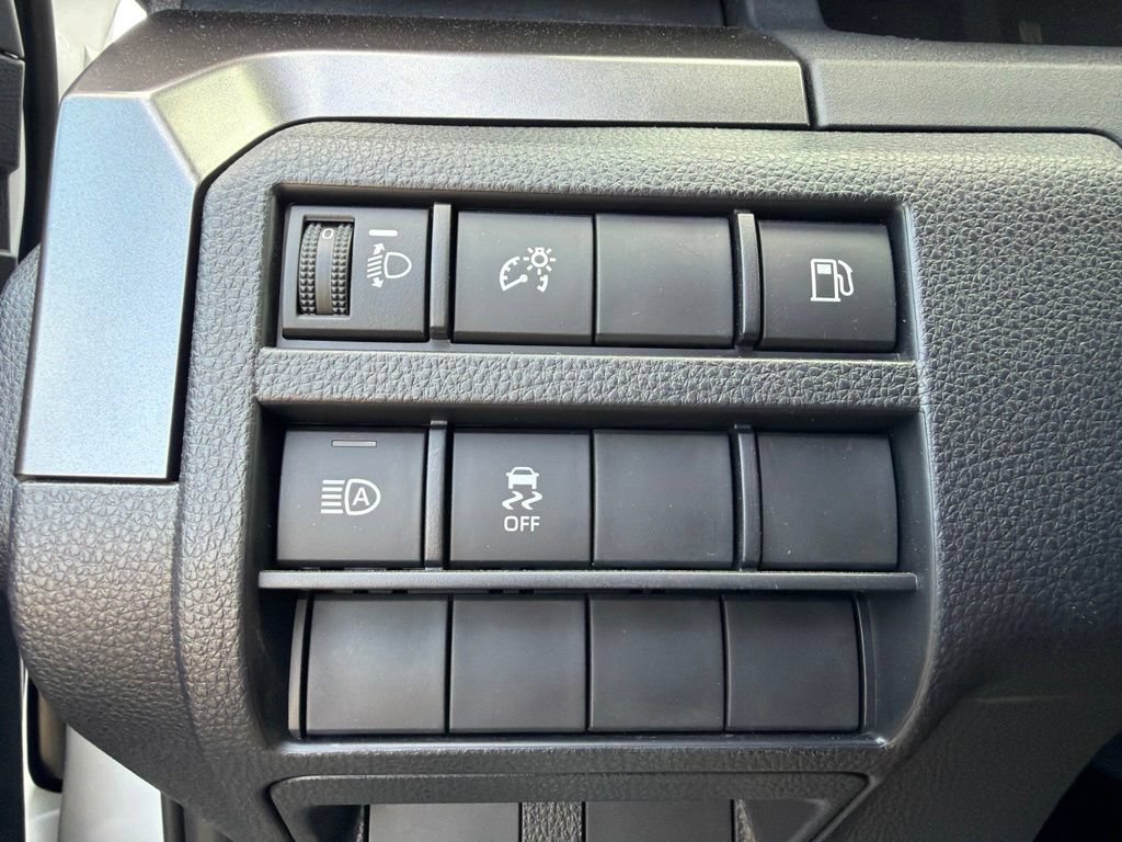 Used 2025 Toyota 4Runner SR5 AWD/4WD image 18