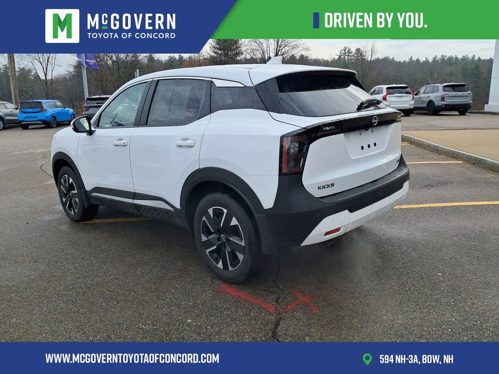 Used 2025 Nissan Kicks SV image 7