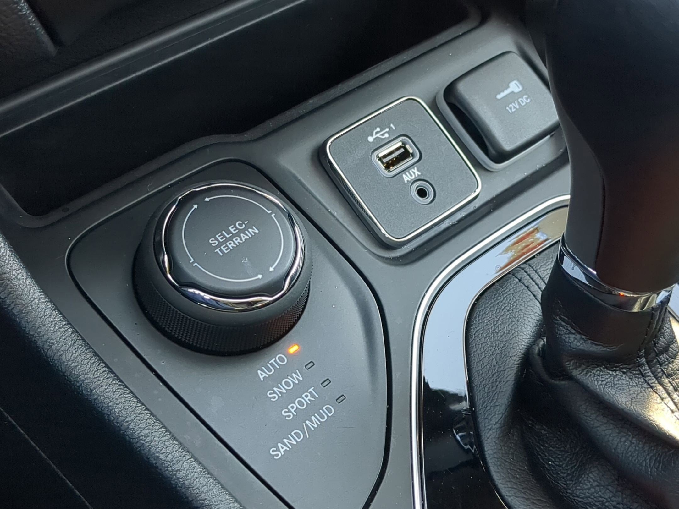 Used 2023 Jeep Cherokee Altitude Lux image 23