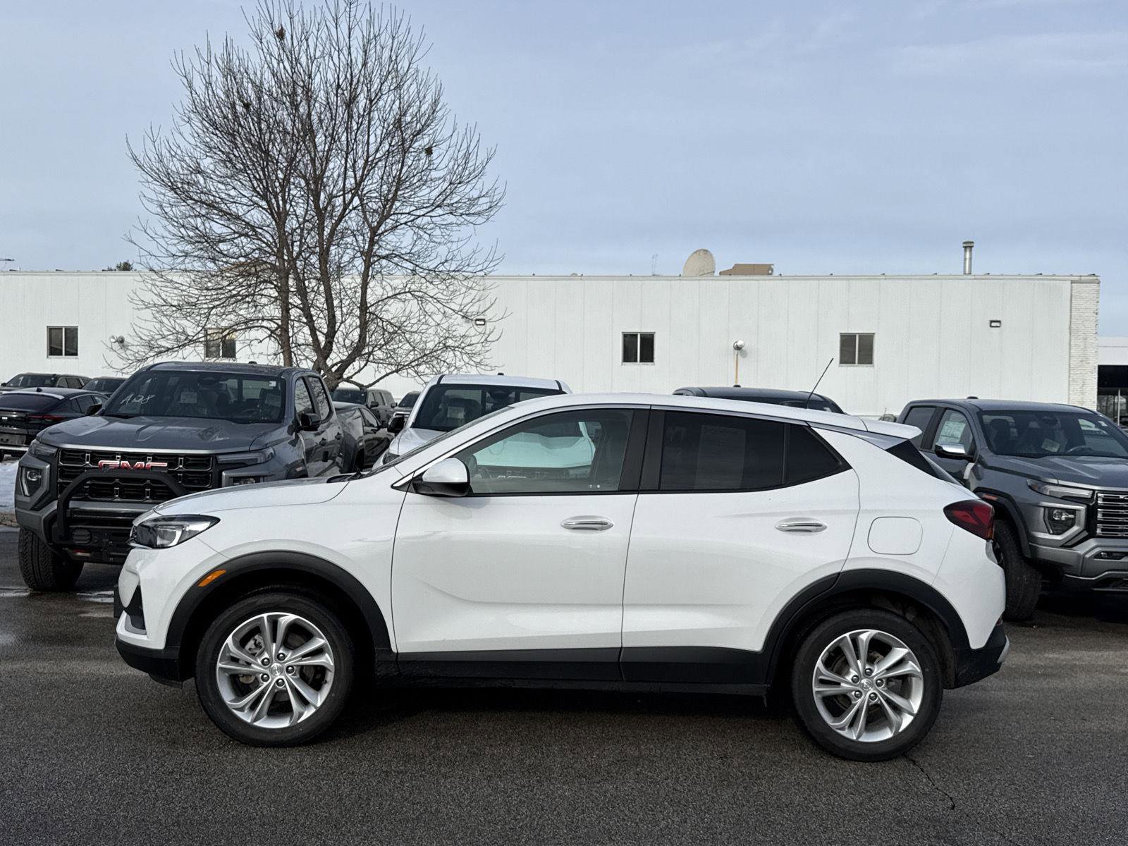 Used 2023 Buick Encore GX Preferred w/ Cold Weather Comfort Package image 4