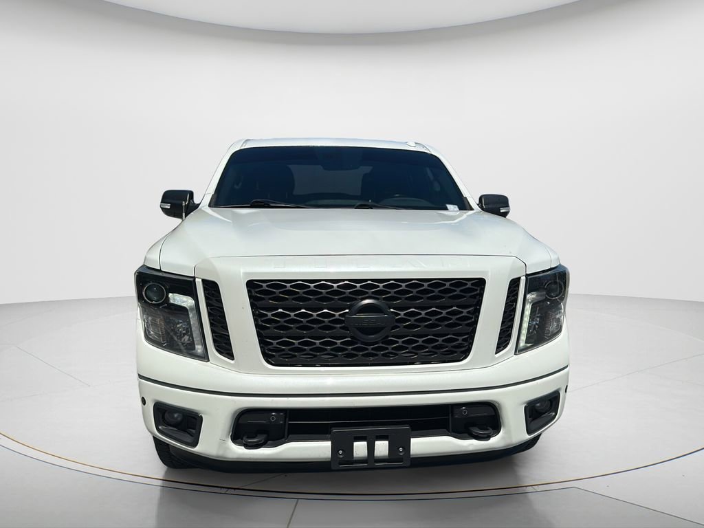 Used 2019 Nissan Titan SL w/ Midnight Edition image 9