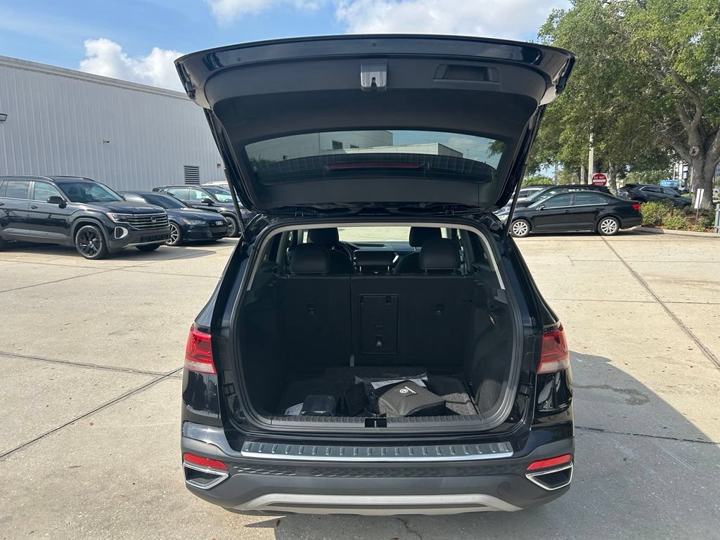 Certified 2023 Volkswagen Taos SE w/ Panoramic Sunroof Package FWD image 35