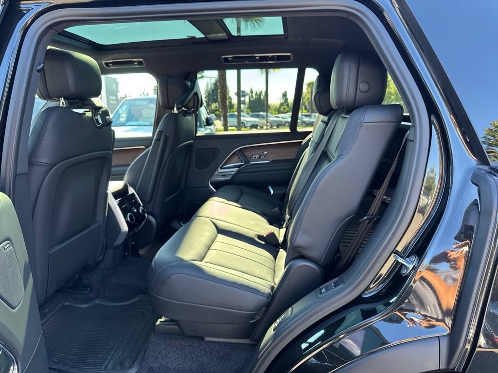 New 2026 Land Rover Range Rover Long Wheelbase SE AWD/4WD image 5