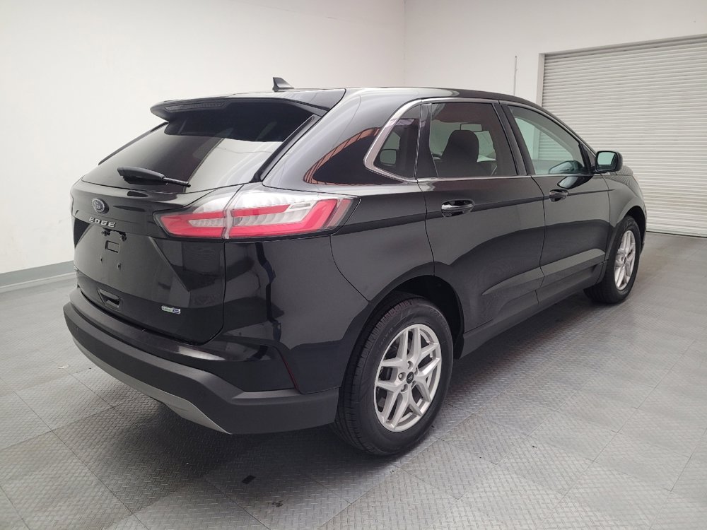 Used 2024 Ford Edge SEL image 9