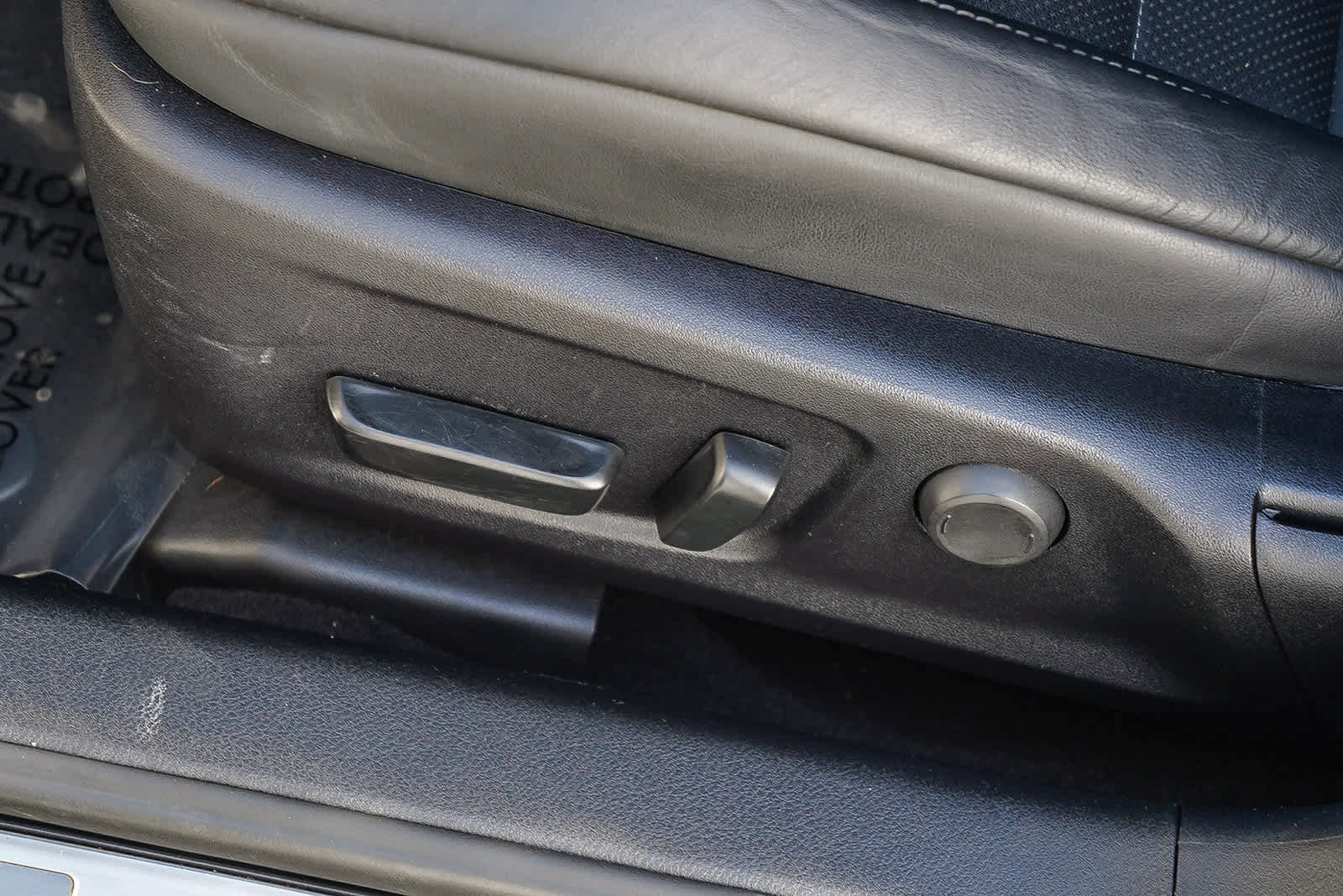 Used 2023 Lexus IS 350 F Sport w/ Accessory Package 2 image 25