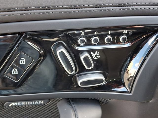 Used 2023 Jaguar F-TYPE R image 31