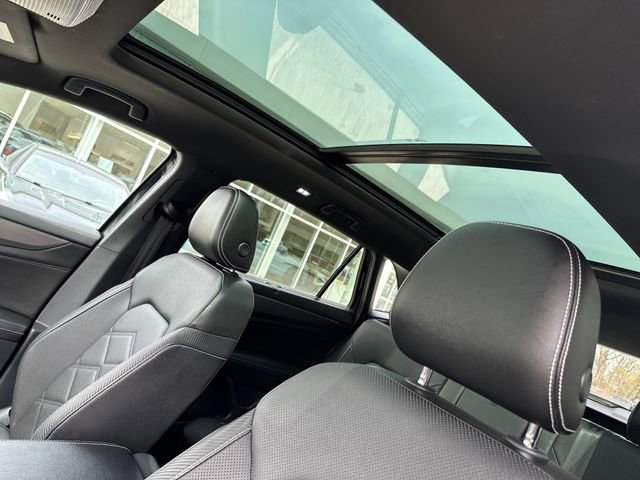 Certified 2024 Volkswagen Atlas Cross Sport SE w/ Panoramic Sunroof Package AWD/4WD image 30