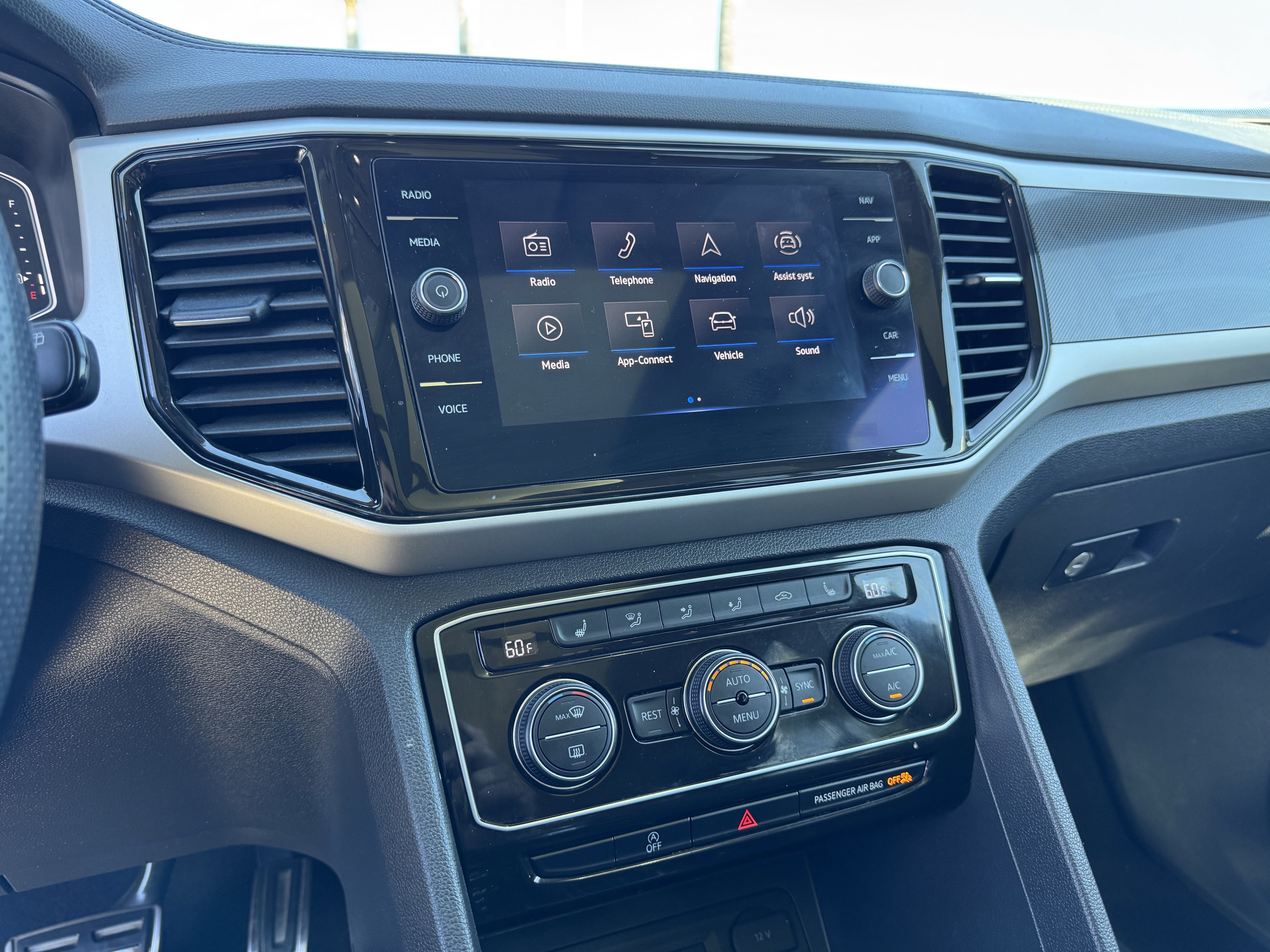 Used 2021 Volkswagen Atlas SEL R-Line image 25