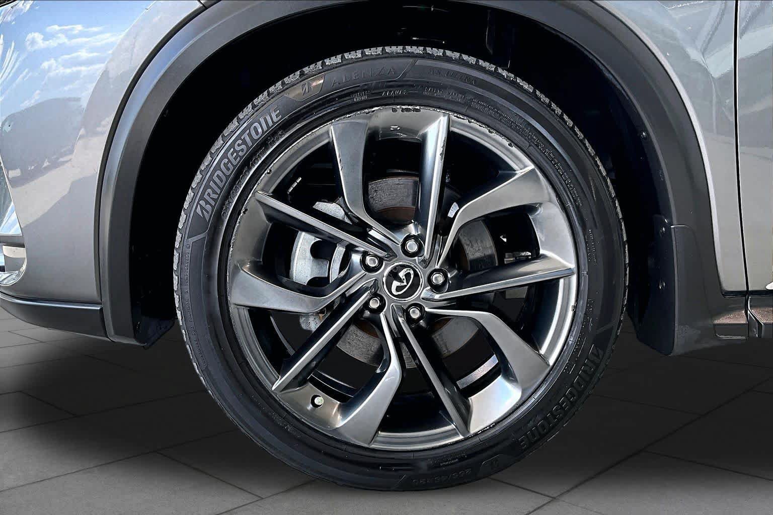 Used 2019 INFINITI QX50 Essential w/ Sensory Package FWD image 10