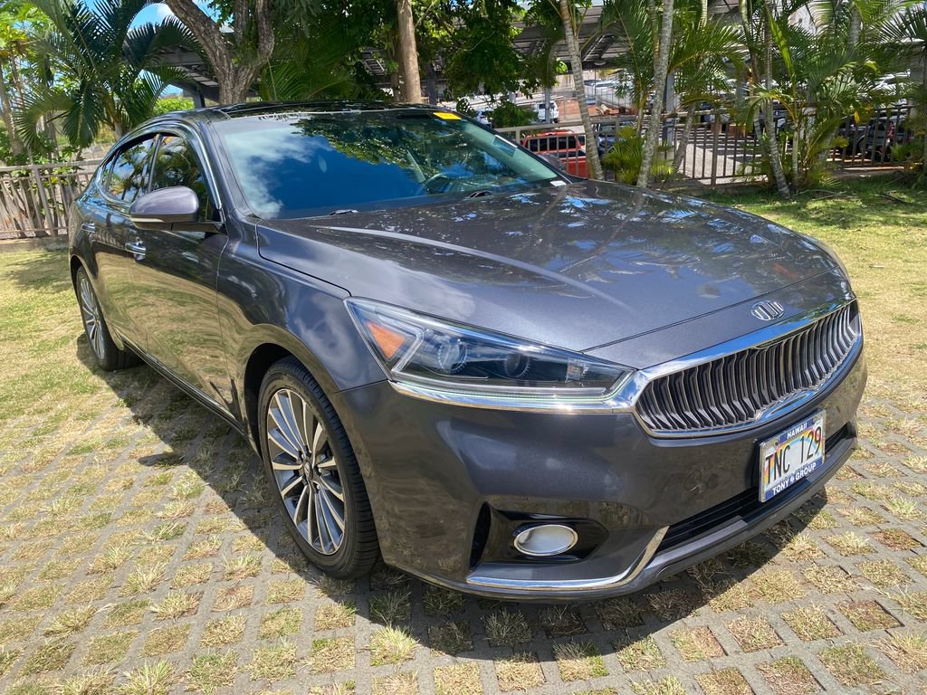 Used 2017 Kia Cadenza Premium w/ Luxury Package FWD video 1