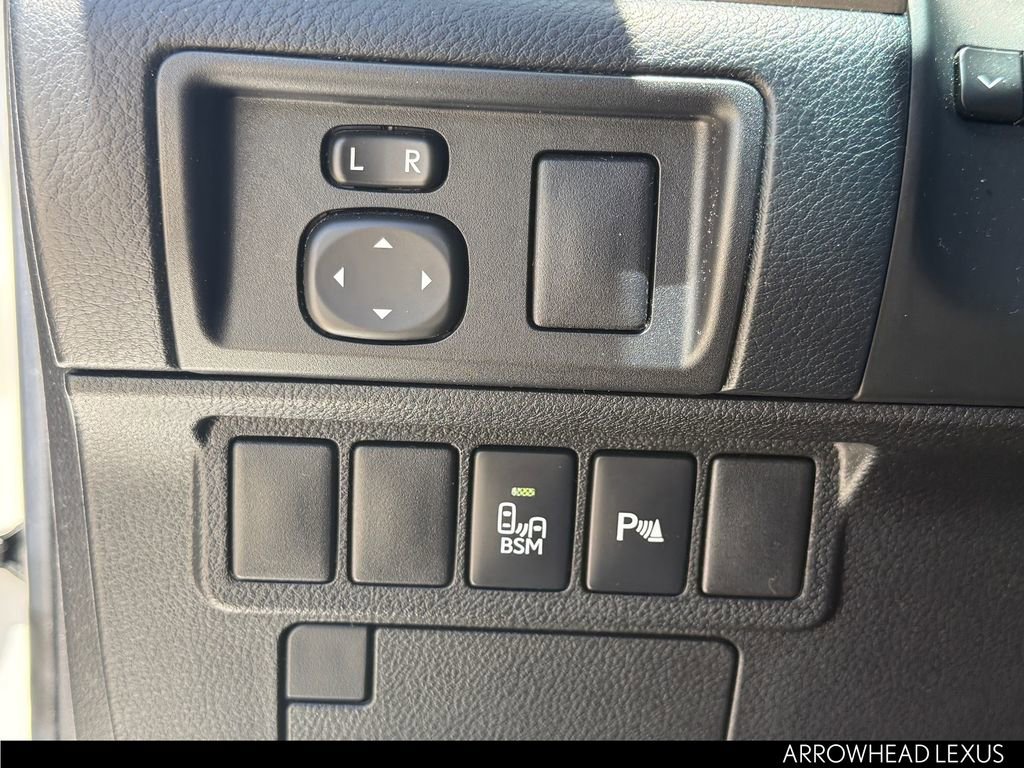Used 2014 Lexus ES 350 w/ Luxury Package FWD image 24