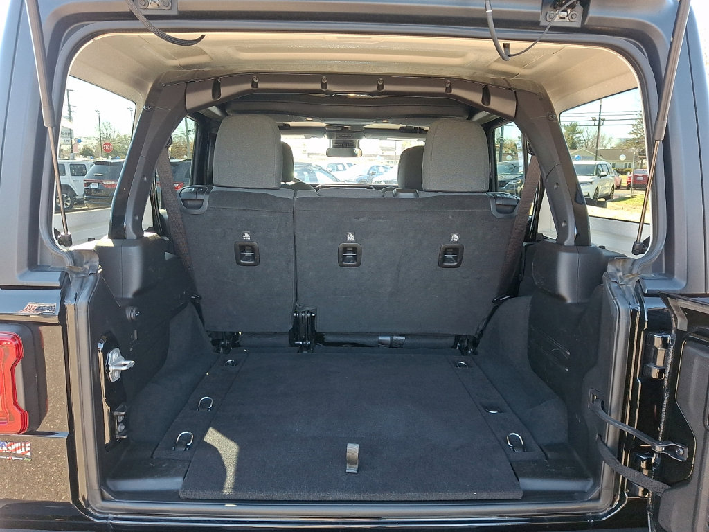 Certified 2025 Jeep Wrangler Unlimited Rubicon image 18