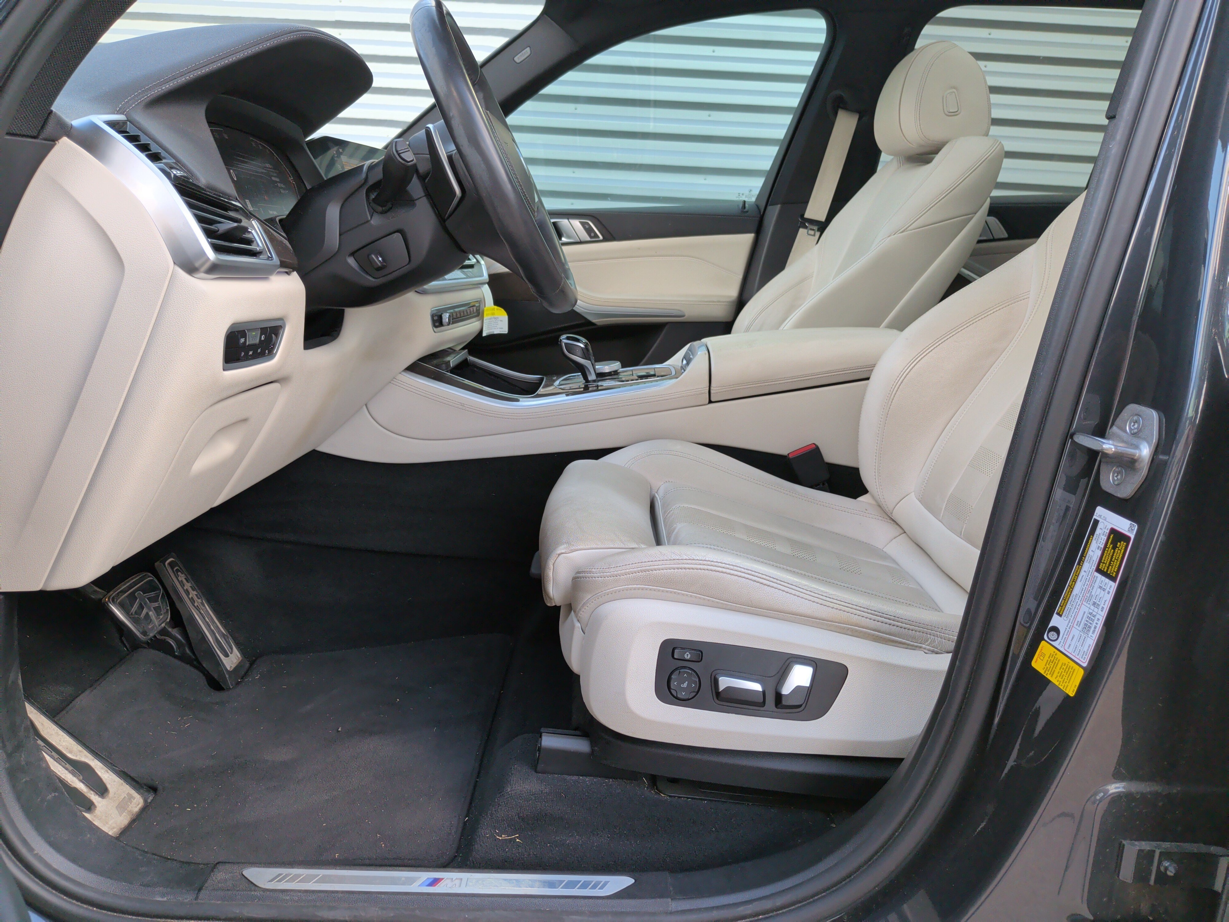 Used 2022 BMW X5 sDrive40i w/ M Sport Package RWD image 16