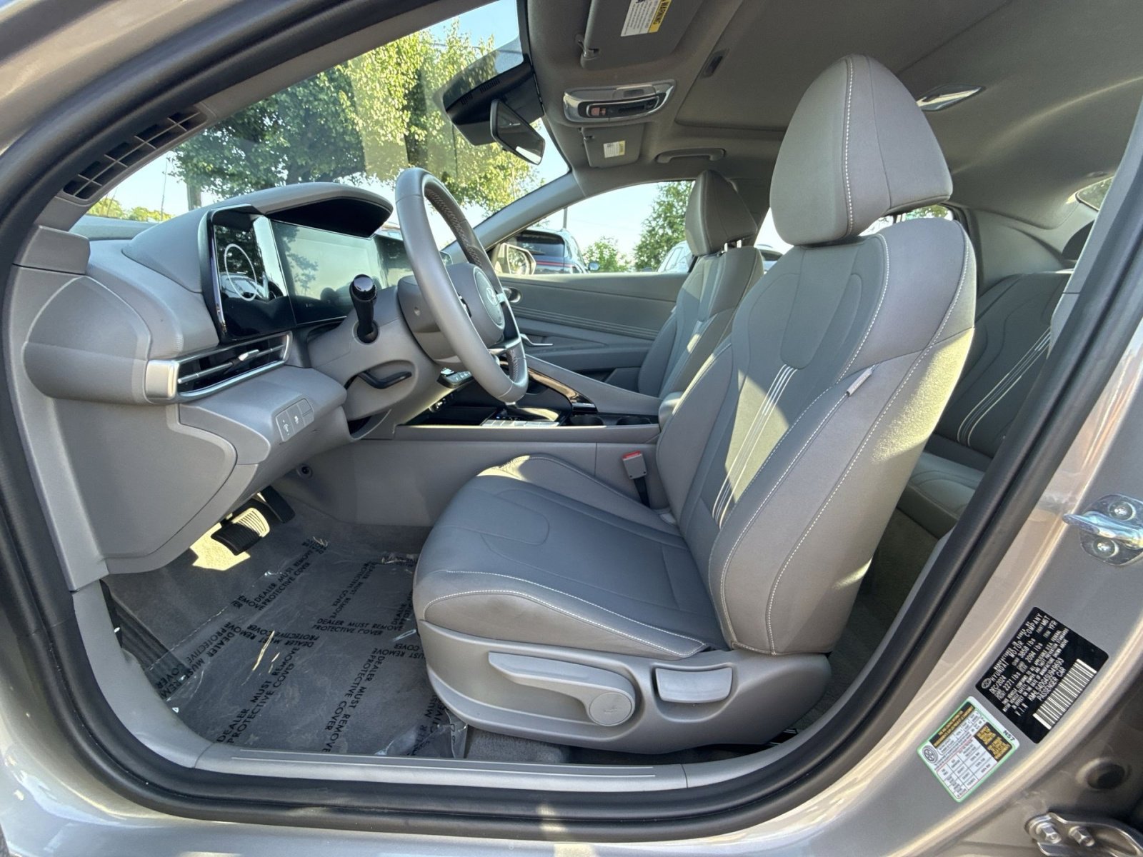 Used 2025 Hyundai Elantra SEL FWD image 13