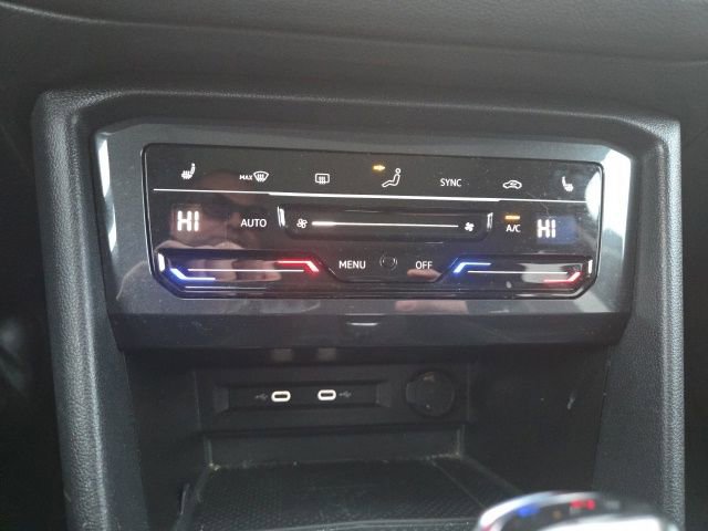 Used 2023 Volkswagen Tiguan SE w/ Panoramic Sunroof Package image 20