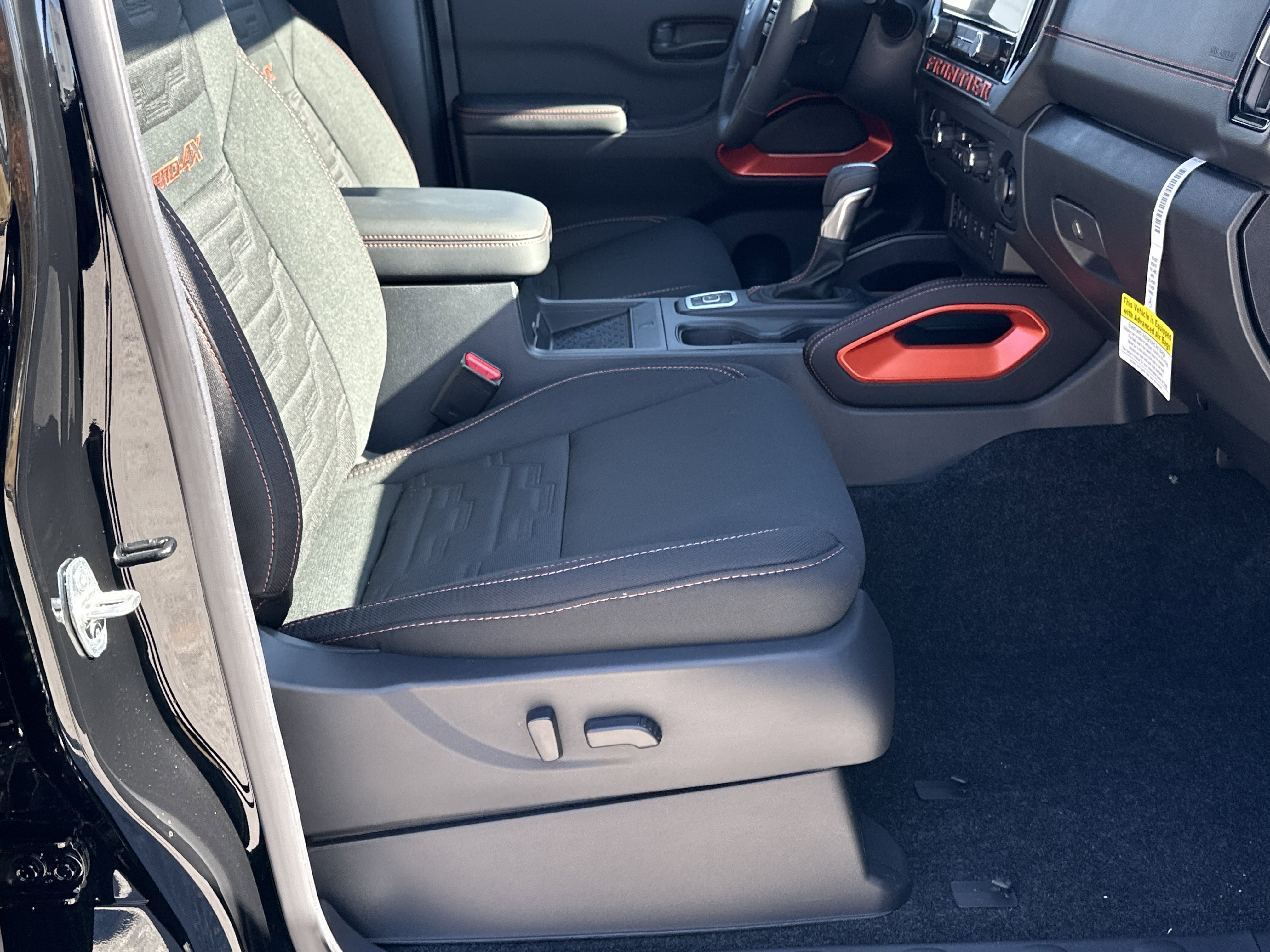 New 2026 Nissan Frontier PRO-4X w/ Pro-4x Convenience Package image 13