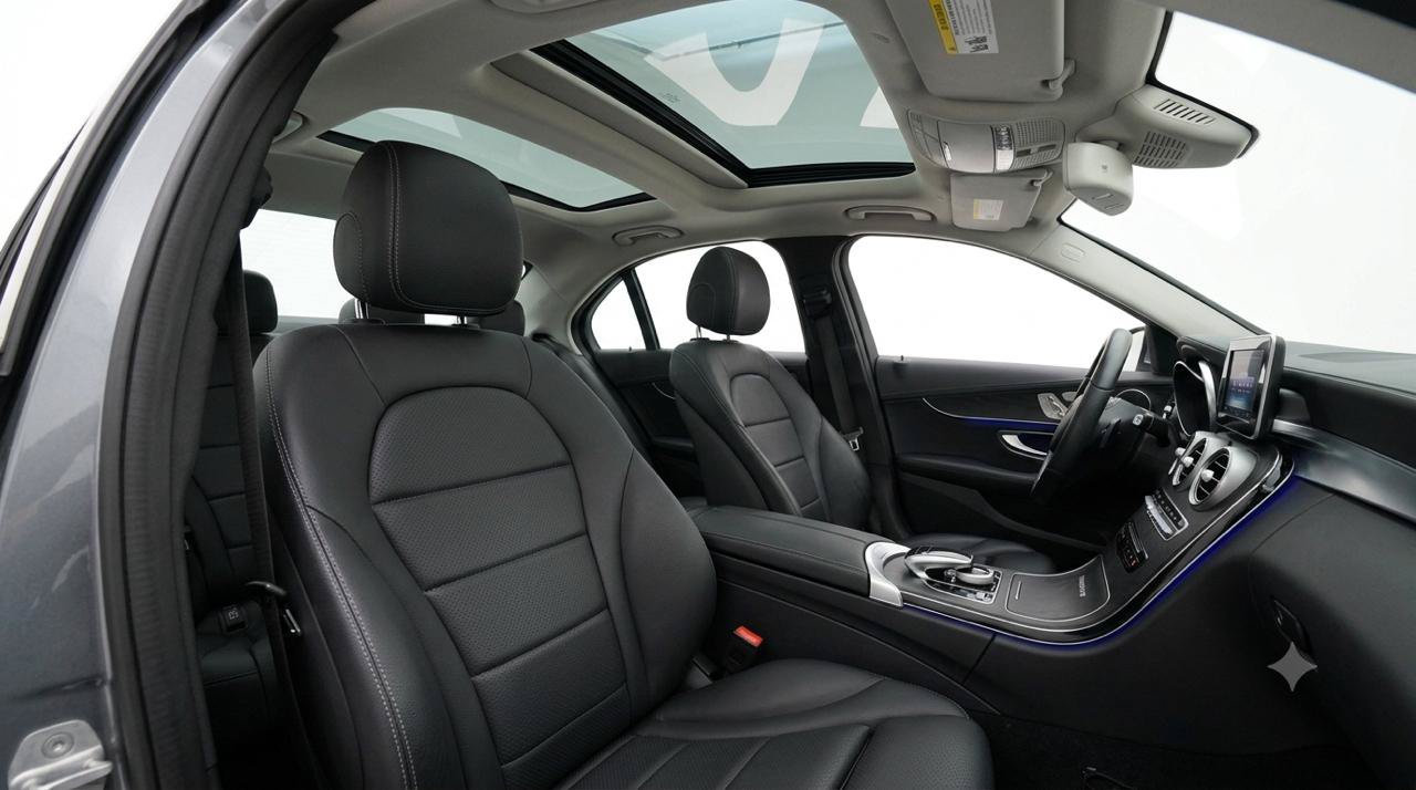 Used 2017 Mercedes-Benz C 300 4MATIC Sedan image 9