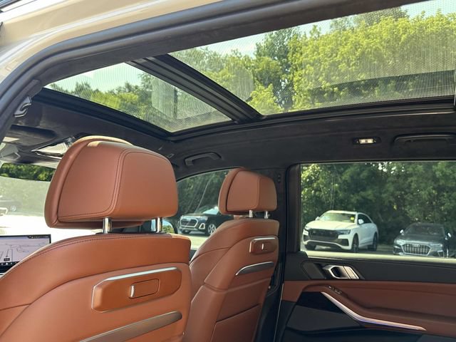 Certified 2025 BMW X7 M60i AWD/4WD image 25