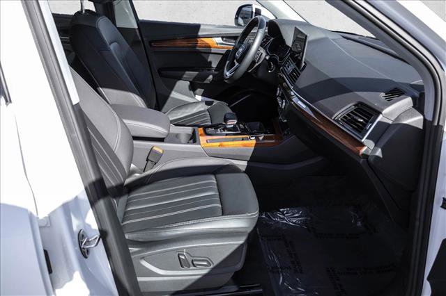 Used 2023 Audi Q5 2.0T Premium w/ Convenience Package image 25