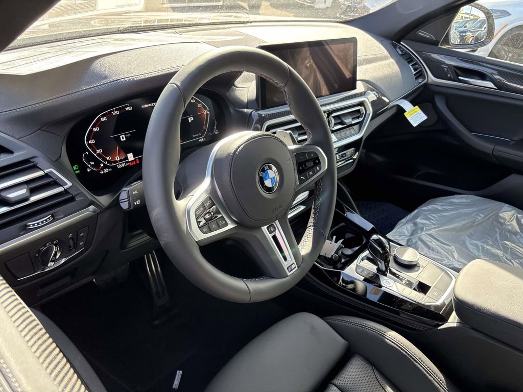 New 2025 BMW X4 M40i w/ Premium Package image 9