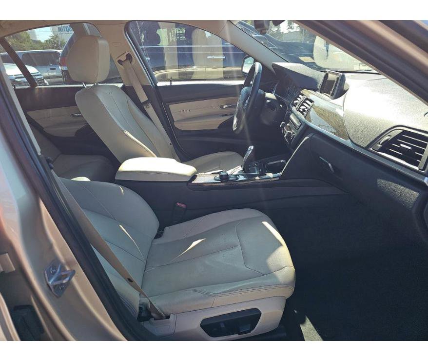 Used 2015 BMW 320i Sedan RWD image 8