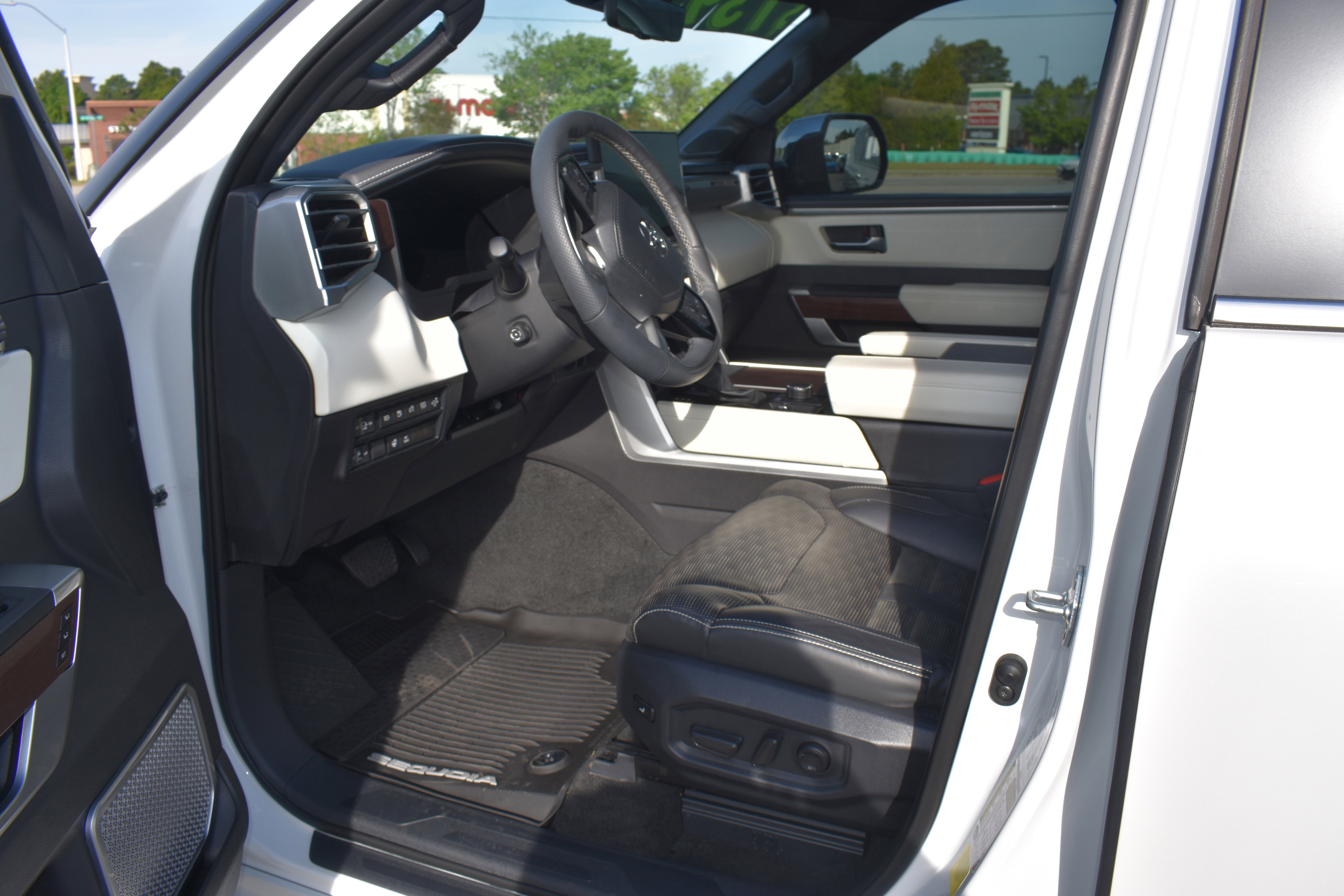 Used 2024 Toyota Sequoia Capstone image 12