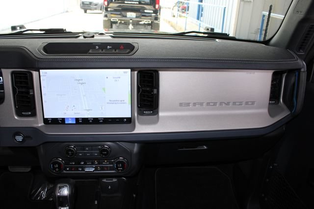 Used 2025 Ford Bronco Outer Banks AWD/4WD image 28