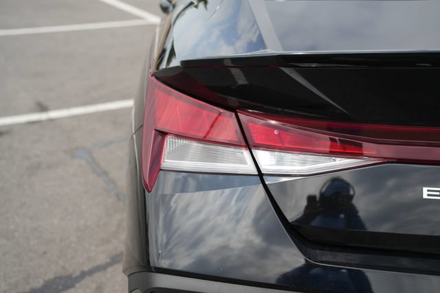 Used 2025 Hyundai Elantra Sport FWD image 42